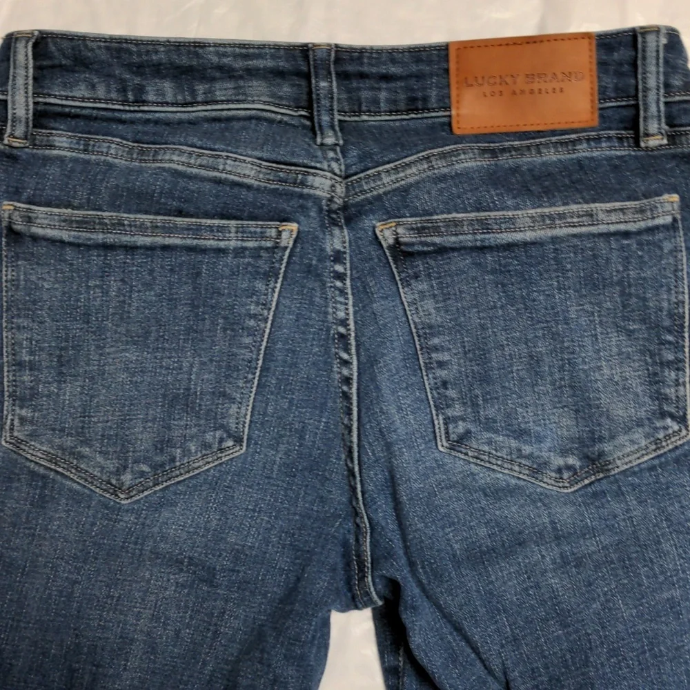 Lucky Brand Low Rise Bootcut Lolita Jeans Y2K Size 6/28 - Picture 5 of 8